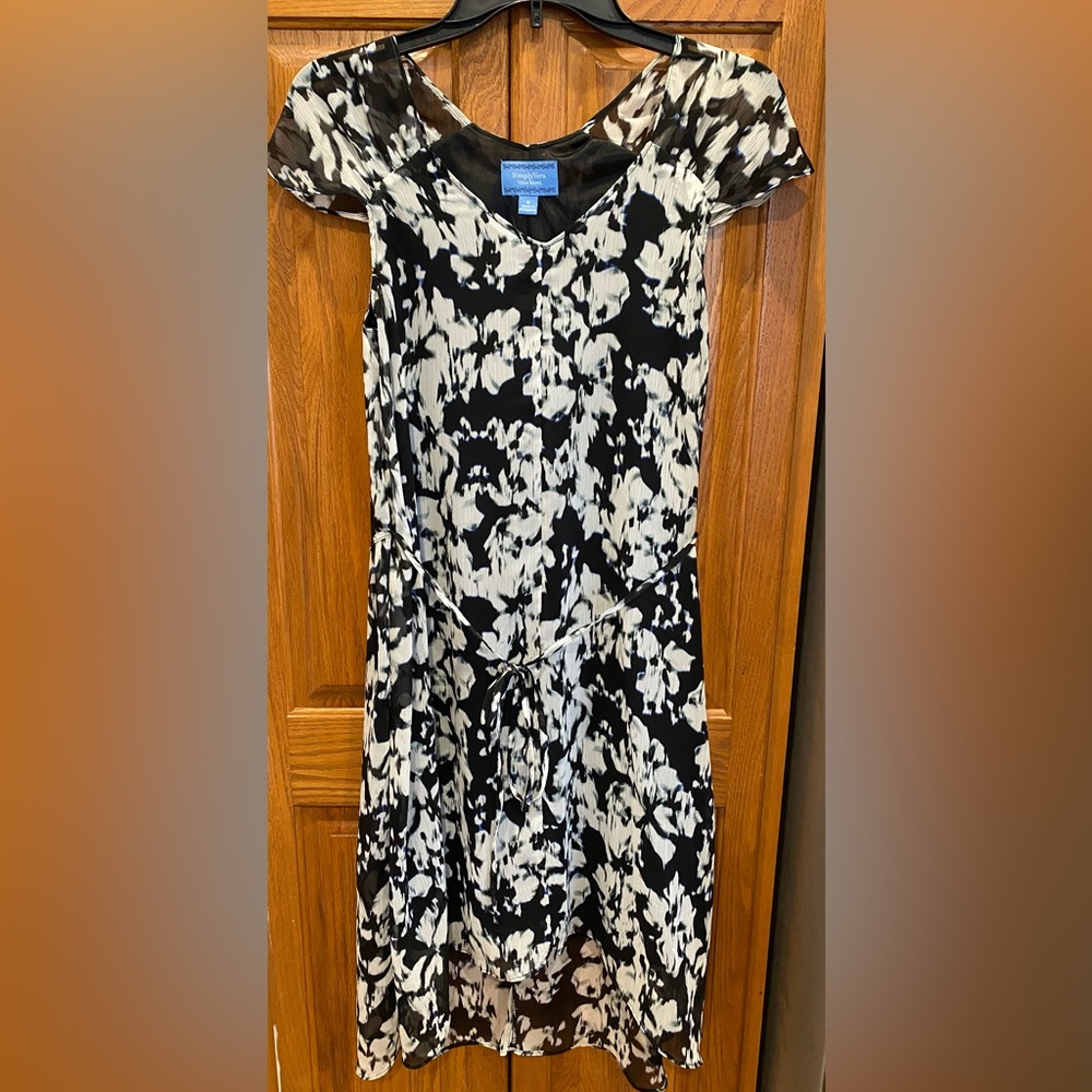 Simply Vera Vera Wang Dress. Size small.